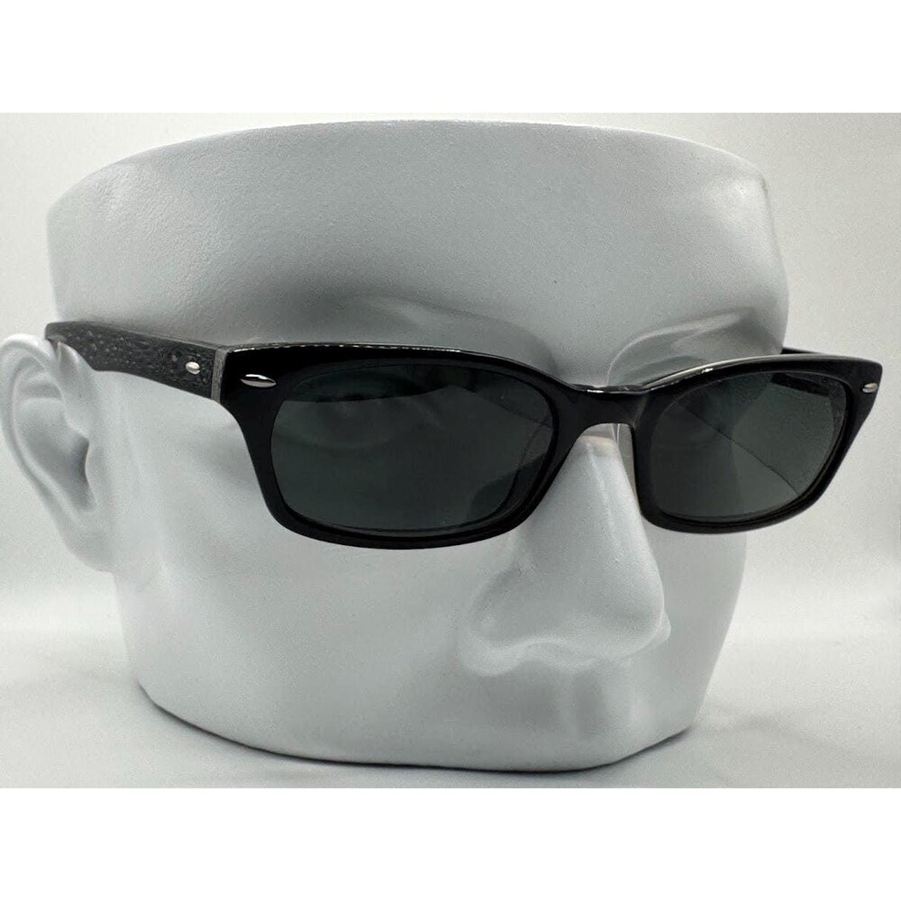 Vintage Y2K Sunglasses | NOS | Classic Wayfarer Style | Black/G15 | Narrow